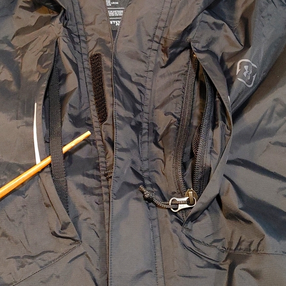 Under Armour Fish Rain Jacket - Picture 5 of 5